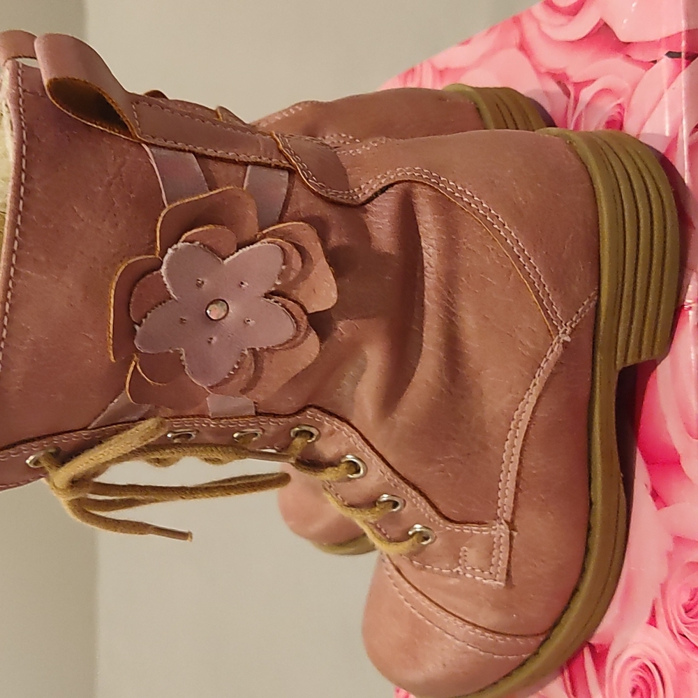 Kids boots